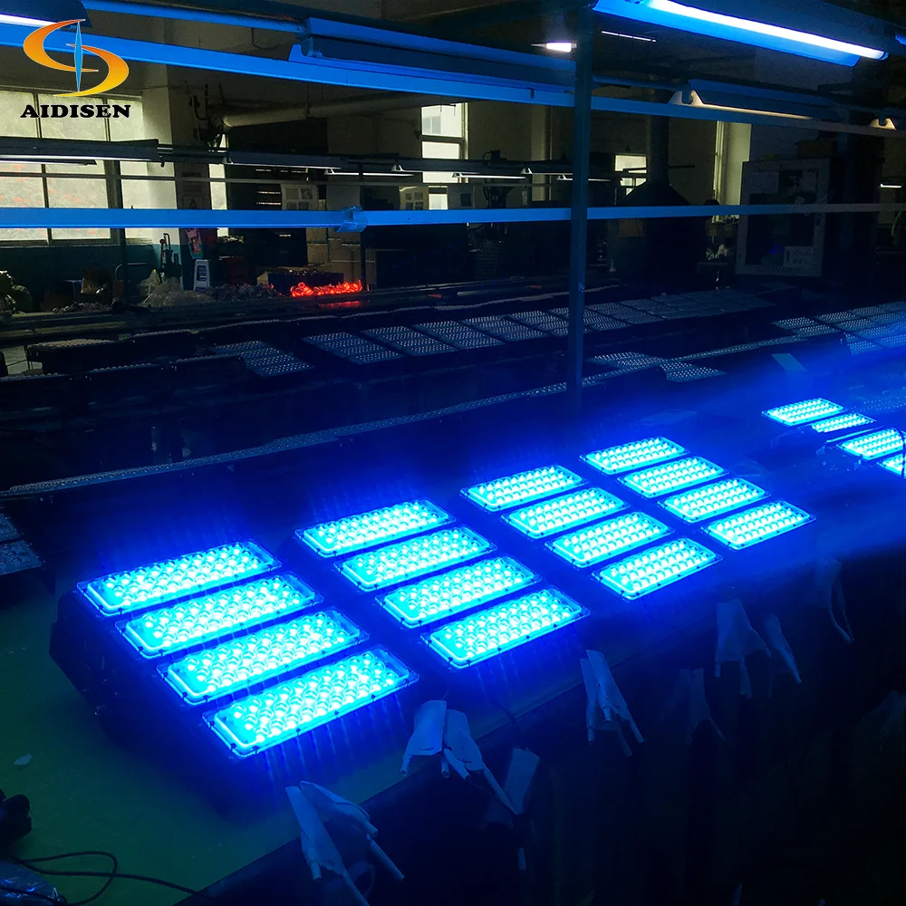 Shenzhen Factory's DMX512 LED Floodlight Mobile Controlled with 144W Power for Stadiums Aluminum Body IP66 & IP65 Rated