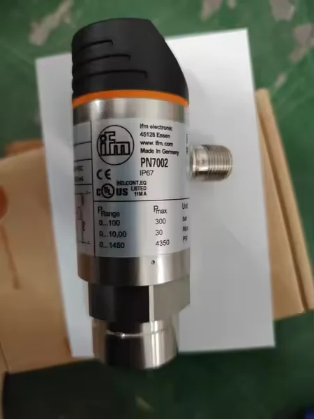 New and Original IFM Phototransistor Pressure Sensor Models PN7001 PN2071