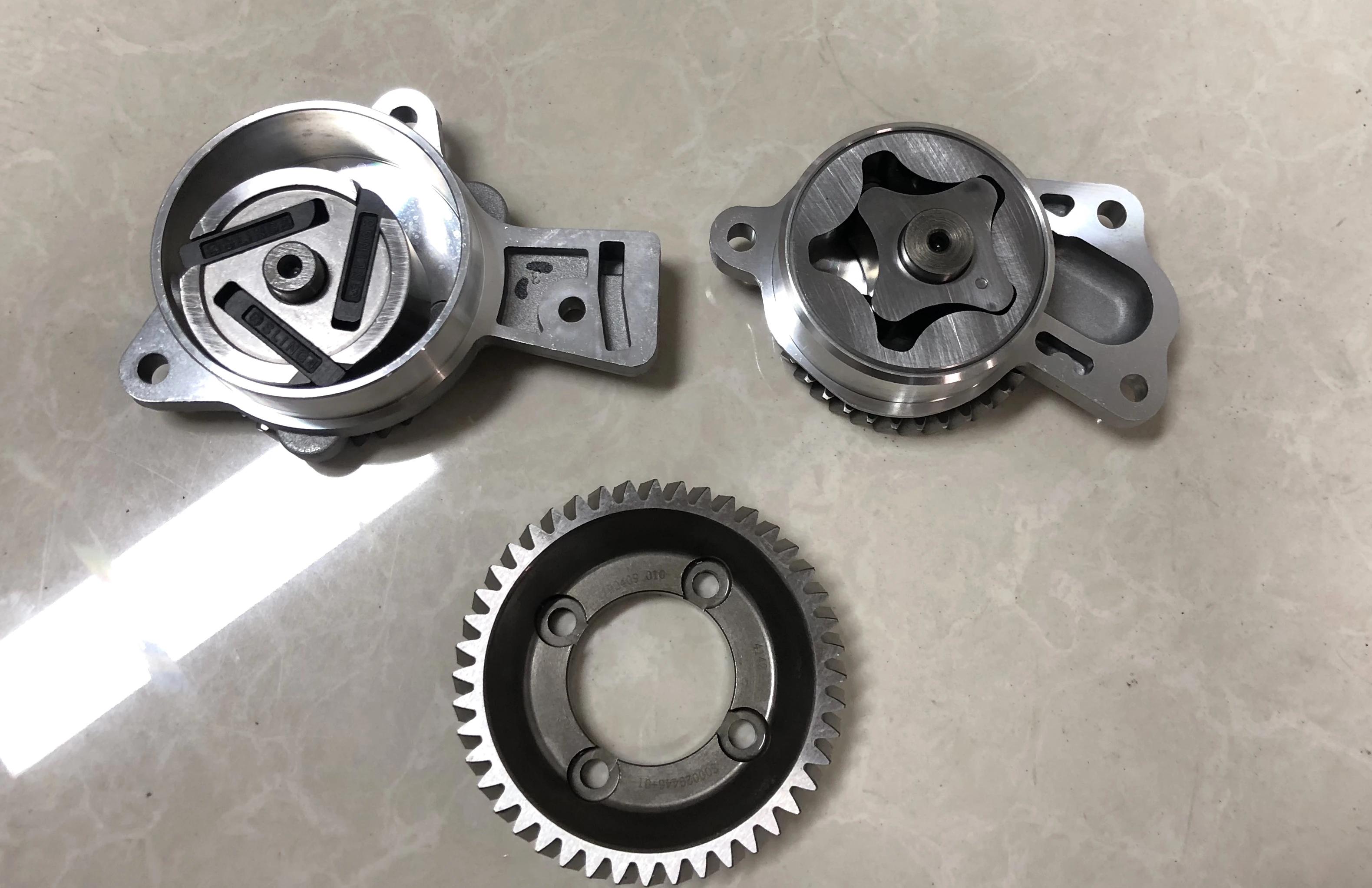 New Diesel Engine Oil Pump Vacuum Pump Drive Gear for LDV V80