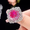 Bague rouge rosé, taille ajustable.