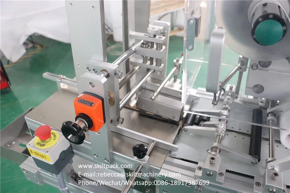 Skilt Auto Clothing Hang Tag Label Labeling Machine Label Applicator