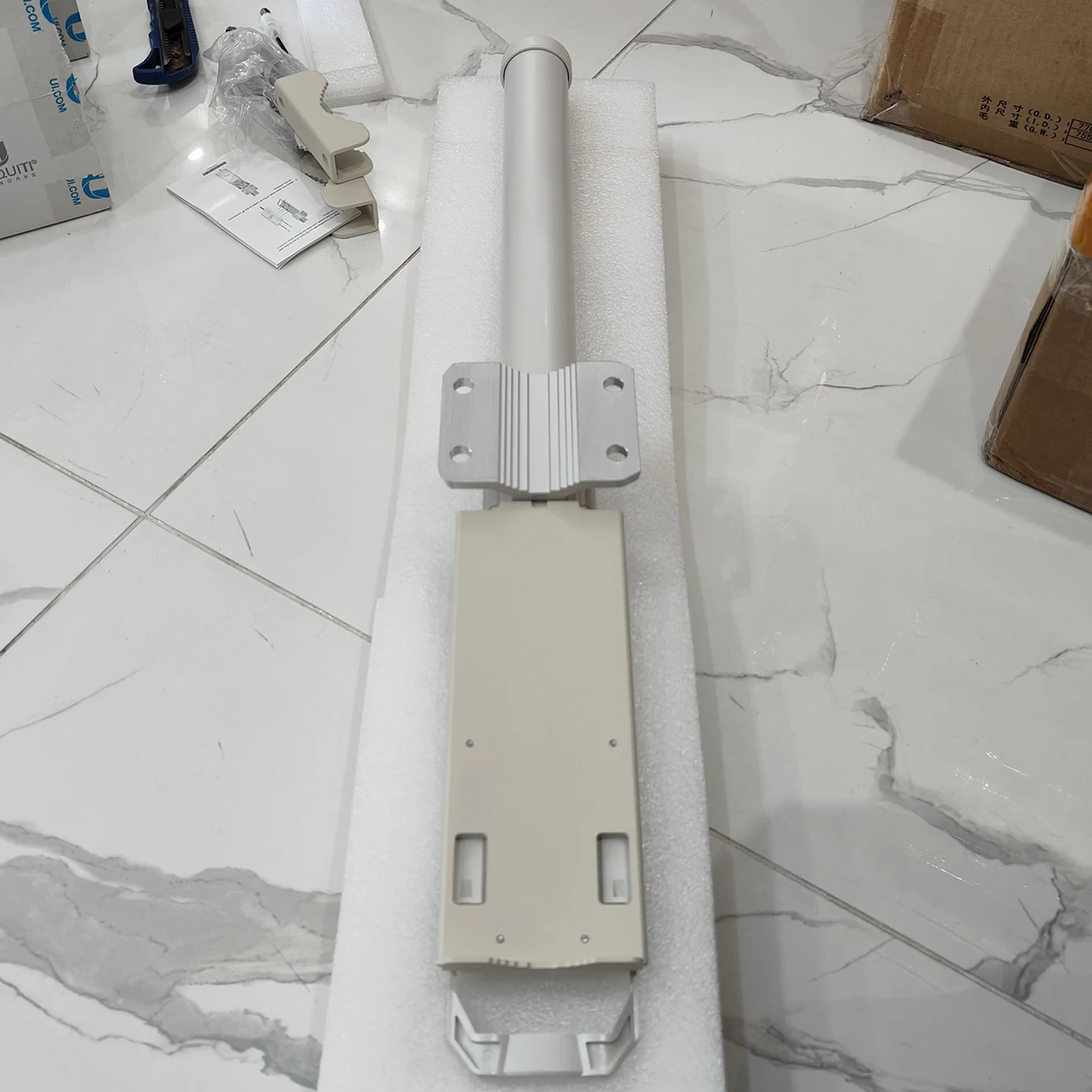 UBNT MIMO デュアル偏波全方向性アンテナ AMO-5G10 5G 10dBi ゲイン 