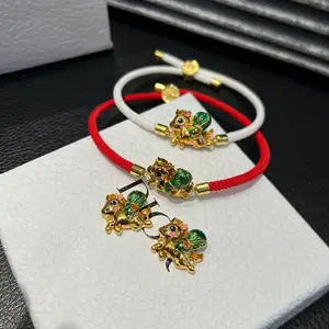 High Quality 18K Gold Plated Animal Shaped Unisex Bangle with Vintage Design and Neutral Gift Jewelry