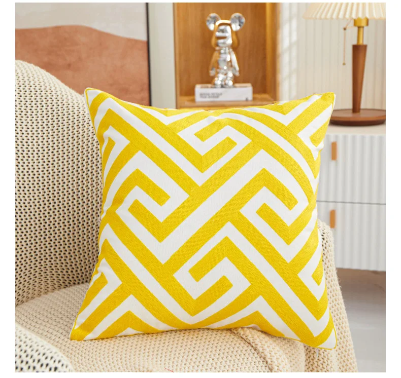 High Quality Simple Floral Pattern Outdoor Cushion Pillow Square Waterproof Flower Pillow for Camping supplier