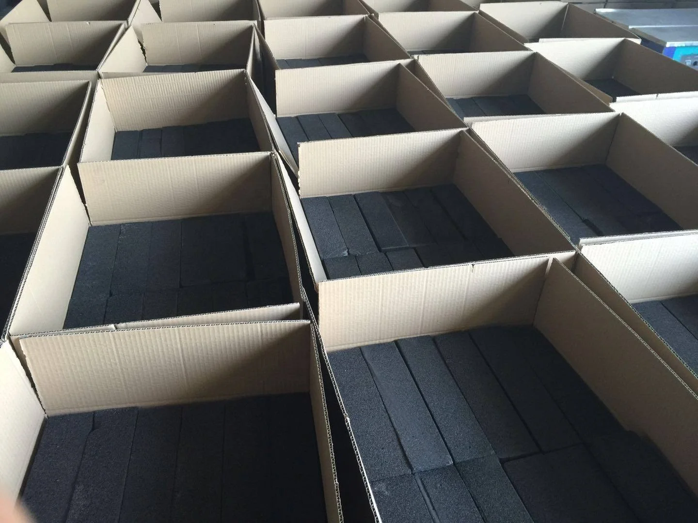 Huayue OEM Design Sound Insulation Foam Glass Insulation Cellular Foam Glass Slab Price Rigid Foam Insulation