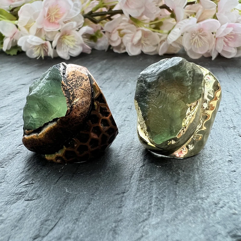 New Designs Raw Quartz Ring Green Fluorite Stone Nugget Ring with Gold Antique Bronze Plated Adjustable Band Ring for Unisex
