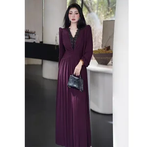 Factory Wholesale Autumn Winter New Women's Elegant Long-sleeved Lace Patchwork V-neck High Waist Hip Slim-fit Vintage Dress