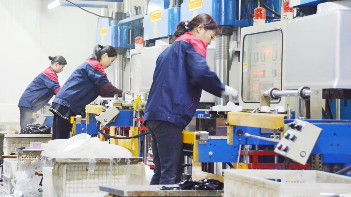 Rizhao JinHongtai Rubber Co., Ltd. 3