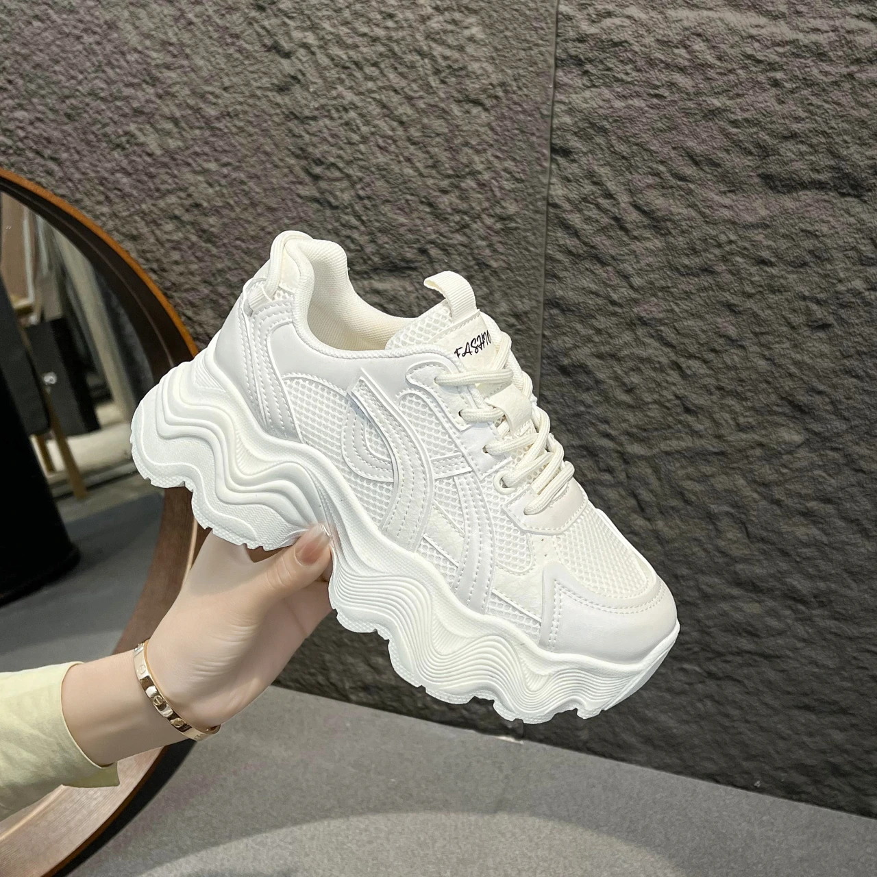 nike chunky shoes womens