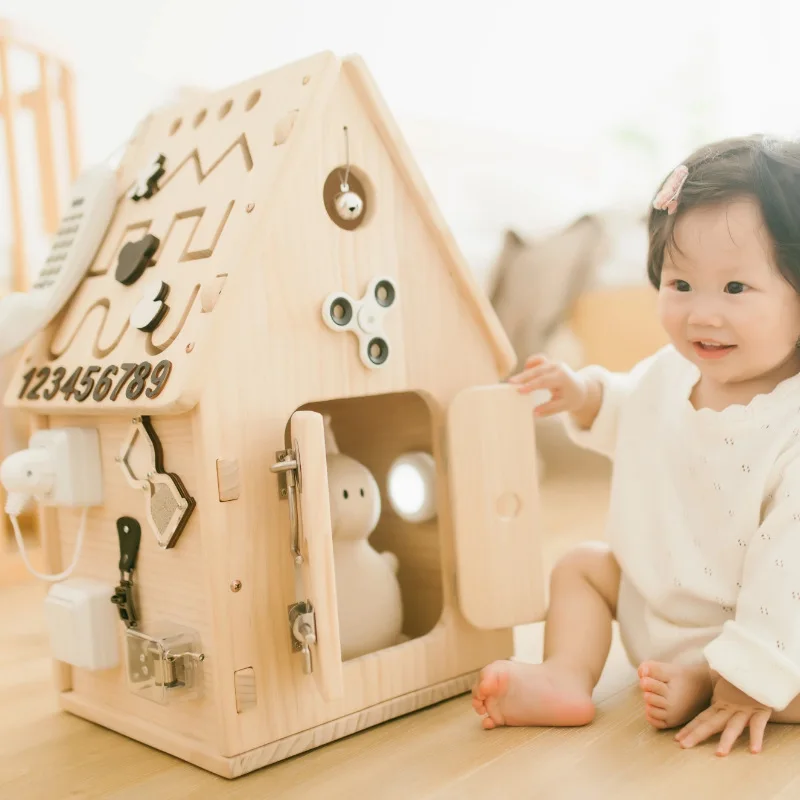 Wooden unlocking busy house toy children's basic life training board Montessori busy box for2-3-4 years-777052