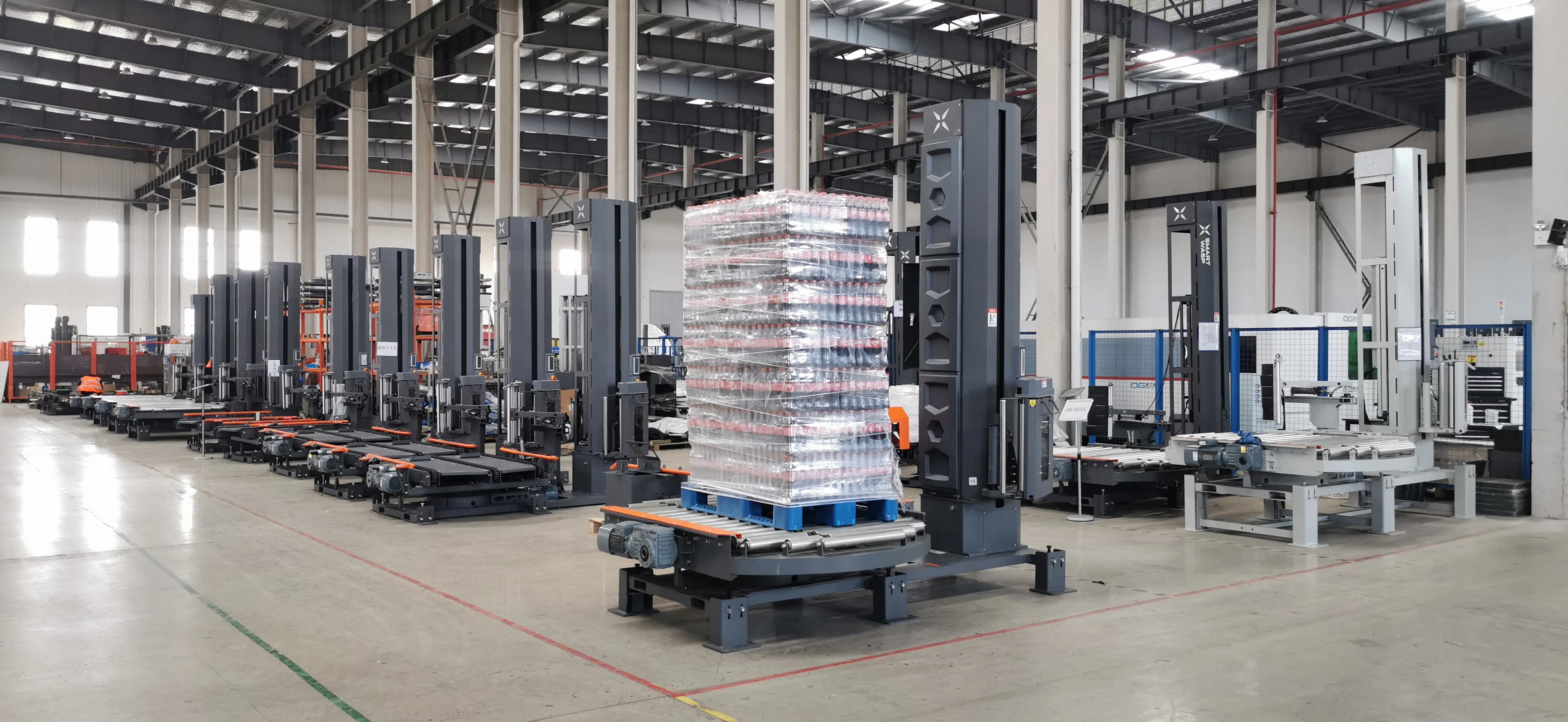 Máy quấn pallet thực phẩm và đồ uống tự động hoàn toàn năng suất cao kiểu vòng đòn bẩy với các bộ phận lõi bánh răng