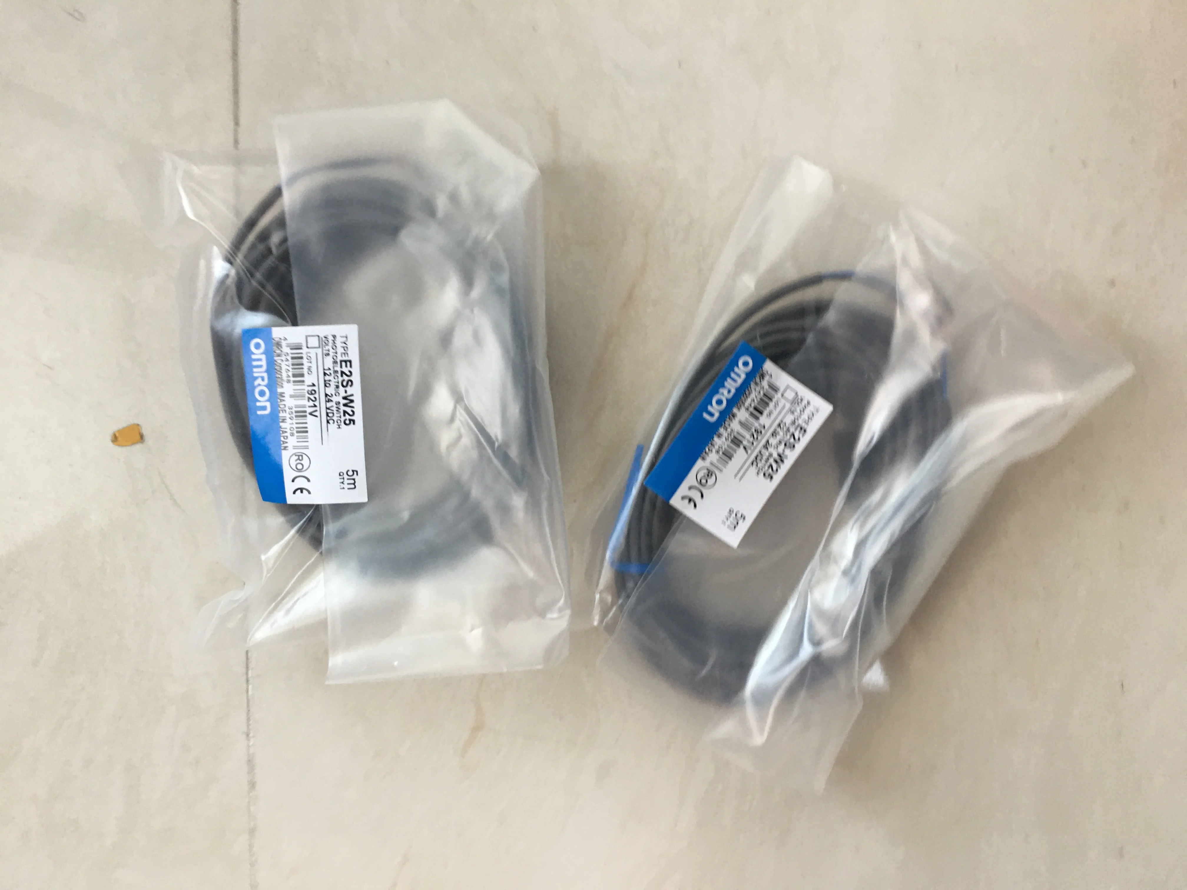 Omron Proximity Sensor E2S-W25