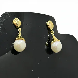 Hot Selling 18K Gold-plated Freshwater Pearl Earrings, Round Pearl Earrings, Luxurious and Exquisite Women's Jewelry