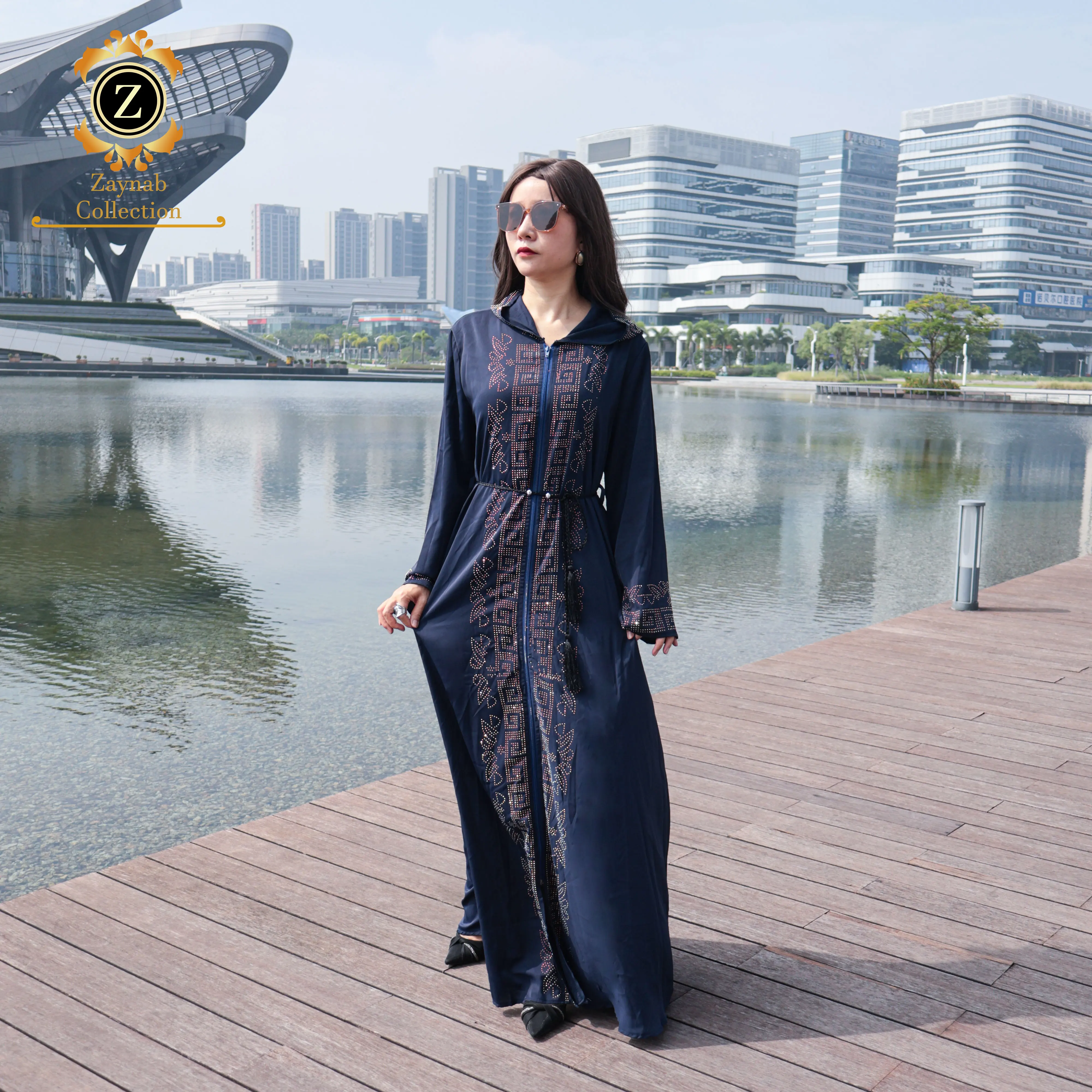 Zaynab Zipper Hoodie Abaya - Luxurious Muslim Dress