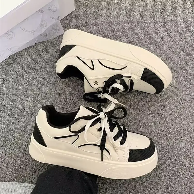 2024 Thick Soled Small White Shoes Female Student Board Shoes Fashion Running Casual Sports Shoes