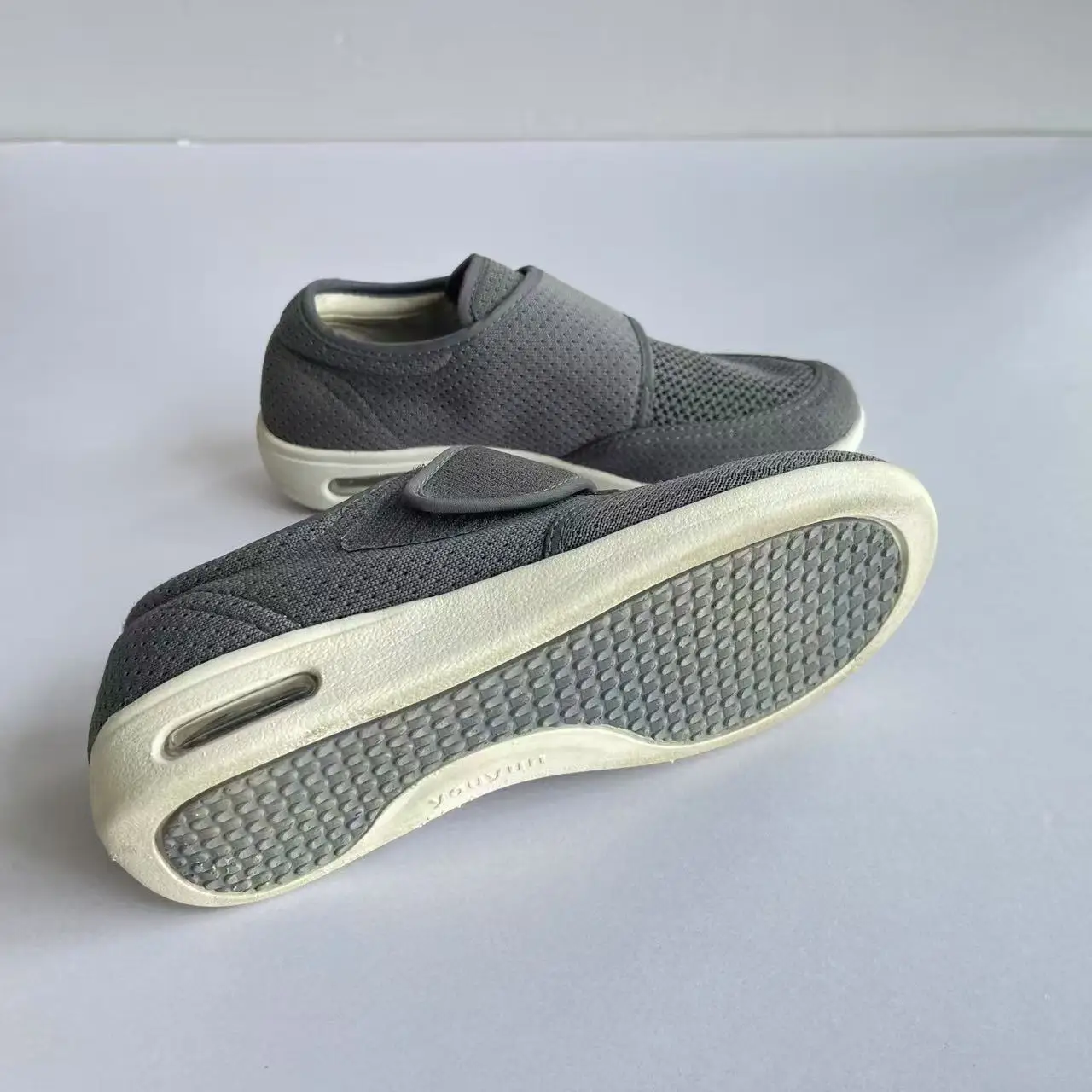 Orthopedic Diabetic Shoes with Breathable Mesh Diabetic Medical Comfortable Loose Plus Size for Women and Elderly