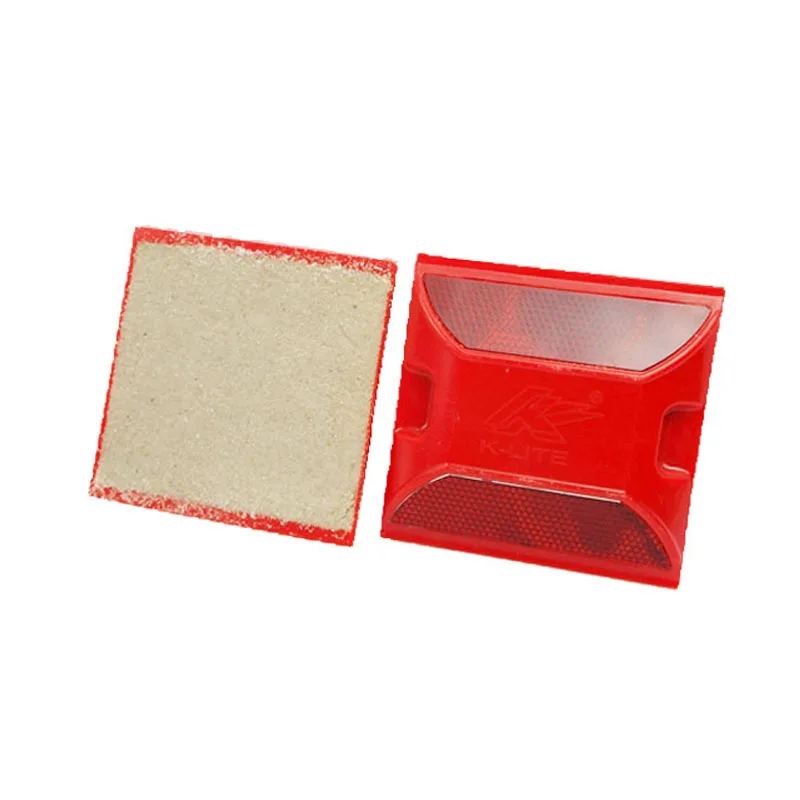 ASTM D4280 BS EN1463 Rouge/Blanc/Ambre Plot Routier Réfléchissant En Plastique| Alibaba.com