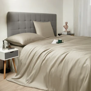 Eco Friendly Luxury Bamboo Fiber Bedding Set 4 Pieces Breathable Bed Linen for Hotel Use