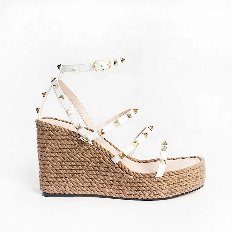 Модная красивая женская обувь chunk, Женская сверхпрочная обувь на плоской платформе, женские сандалии на танкетке с ремешком