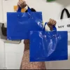 Bleu foncé