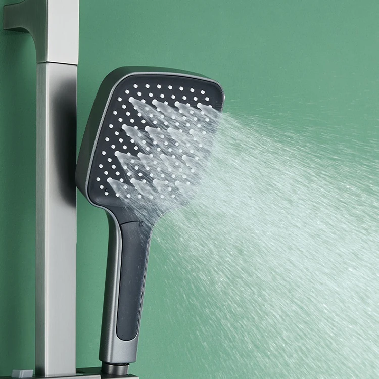 Baño frío y caliente Grifos para bañera y ducha expuestos Juegos de ducha