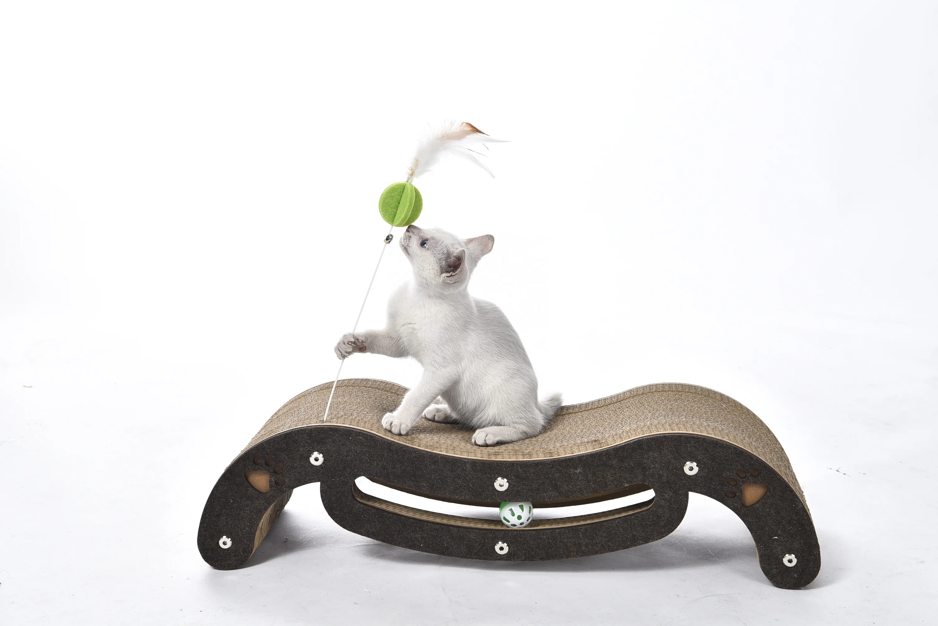 Когтеточная чесалка коричневого цвета, размер 68,5x24x18 см