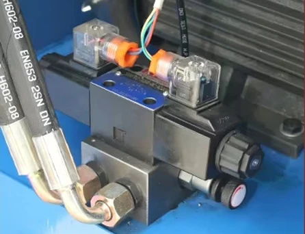 Side Open Bathroom Hose Pressing Machine Air Conditioning Hose/Pipe Crimping Machine Side Opening /Side Feeding Hose Crimper