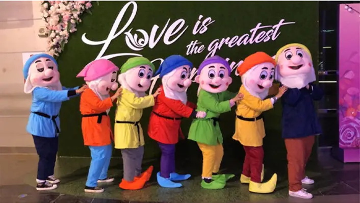 Cosplay Snow Princess and 7 Dwarfs Mascot Costume Cartoon Character Costume
