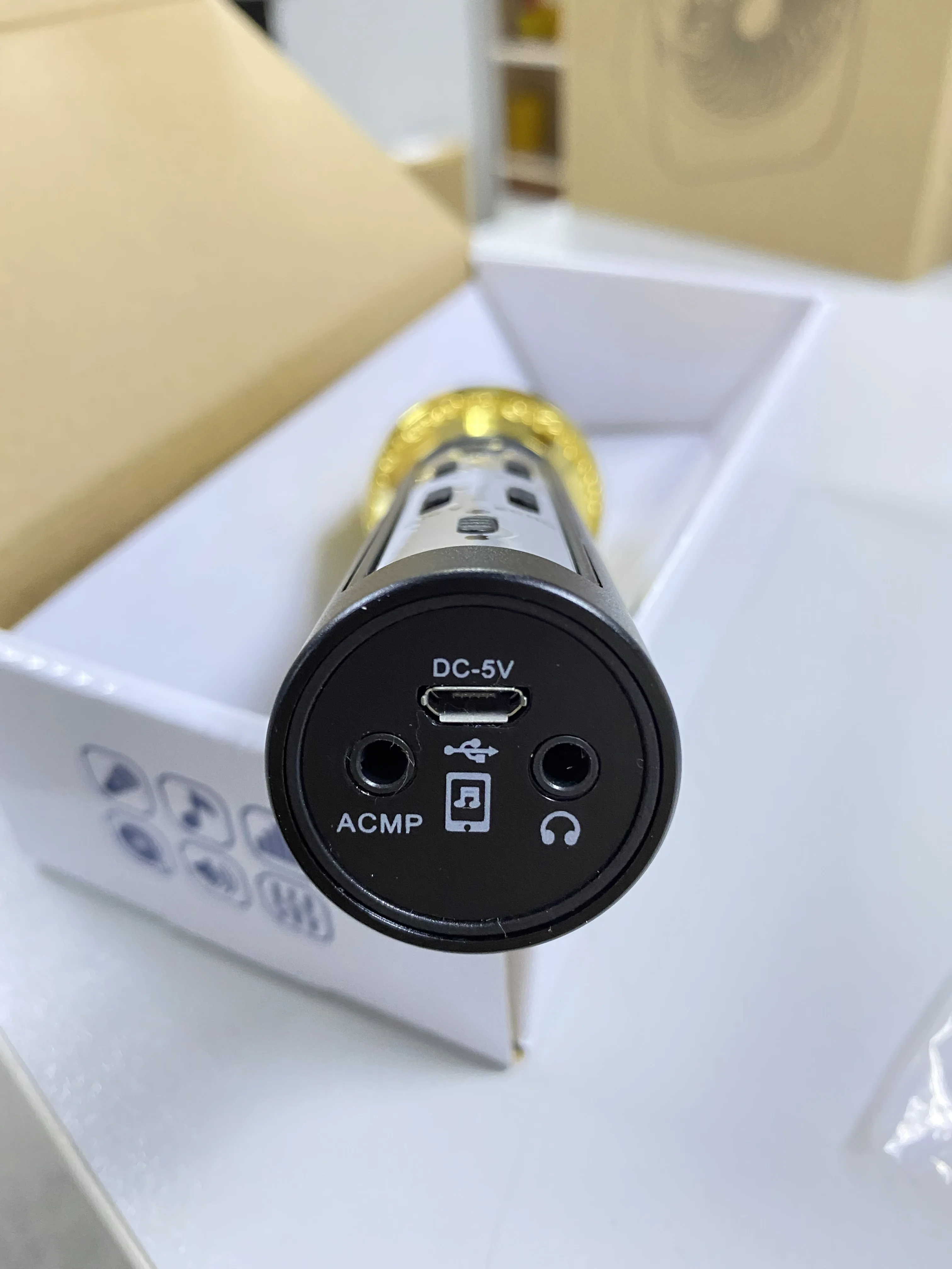 Portable Condenser Microphones Recording Studio Singing Microphone Professional Wireless Microphone for Karaoke