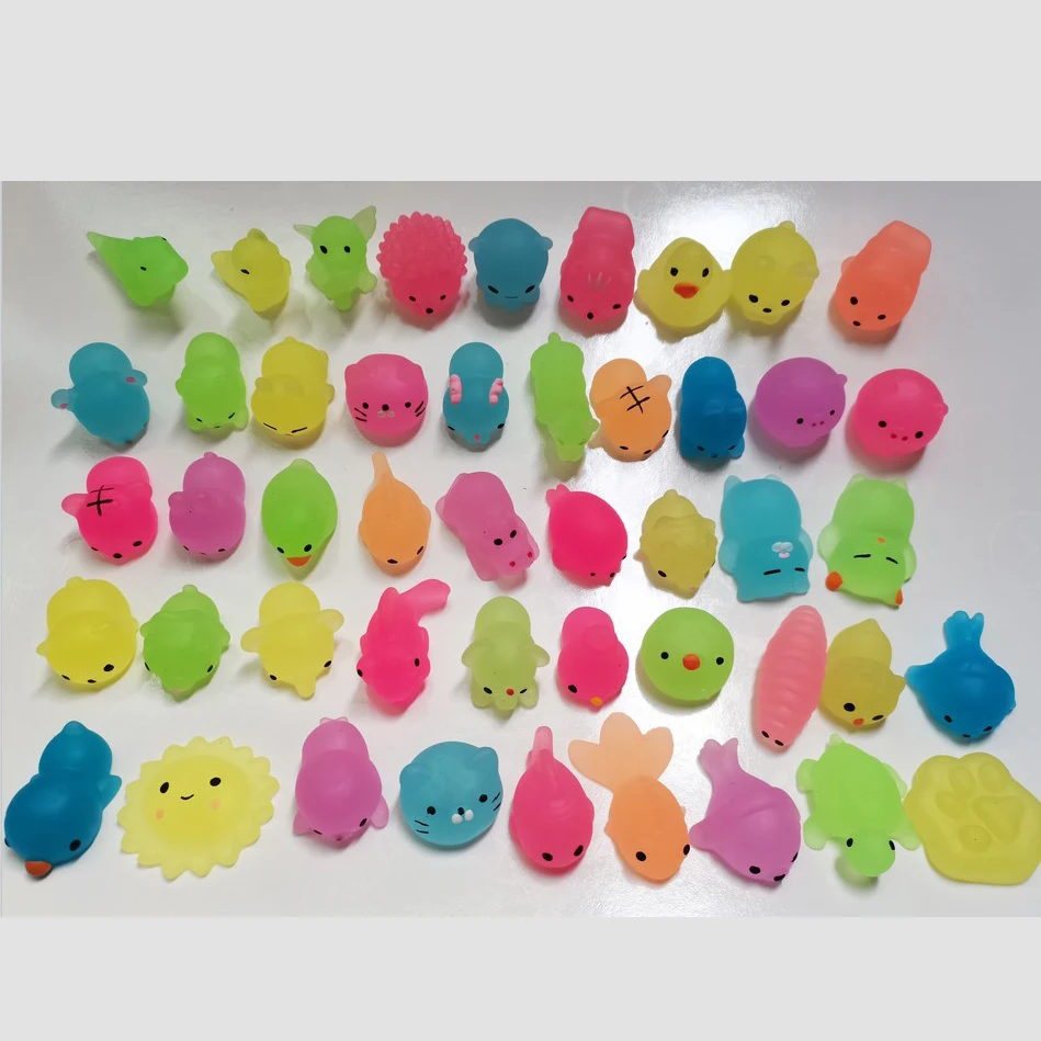新品未使用　GOOD SQUISH 抽選箱 銀 165mm角 1個入 【品番:37-7908】 / 店舗装飾品の