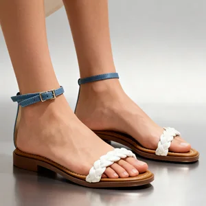 Summer Anti-Slippery Lighted  Factory Direct Sale Comfortable Ladies Leather Flats Sandals