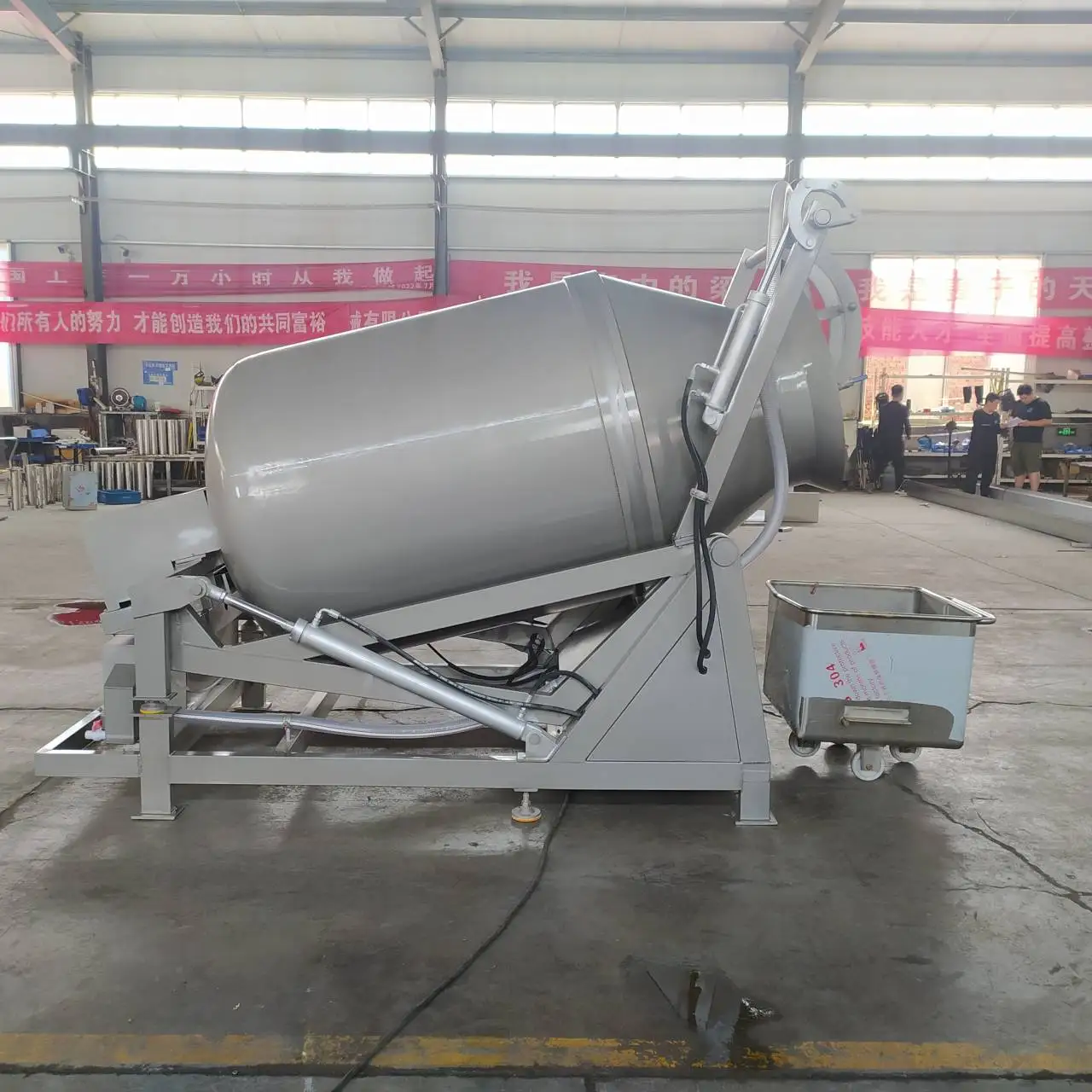 Automatic Marinating Marinator Salt Equipment 2000L Vacuum Machine 2500L Hydraulic Vacuum Tumbler for Meat Processing manufacture