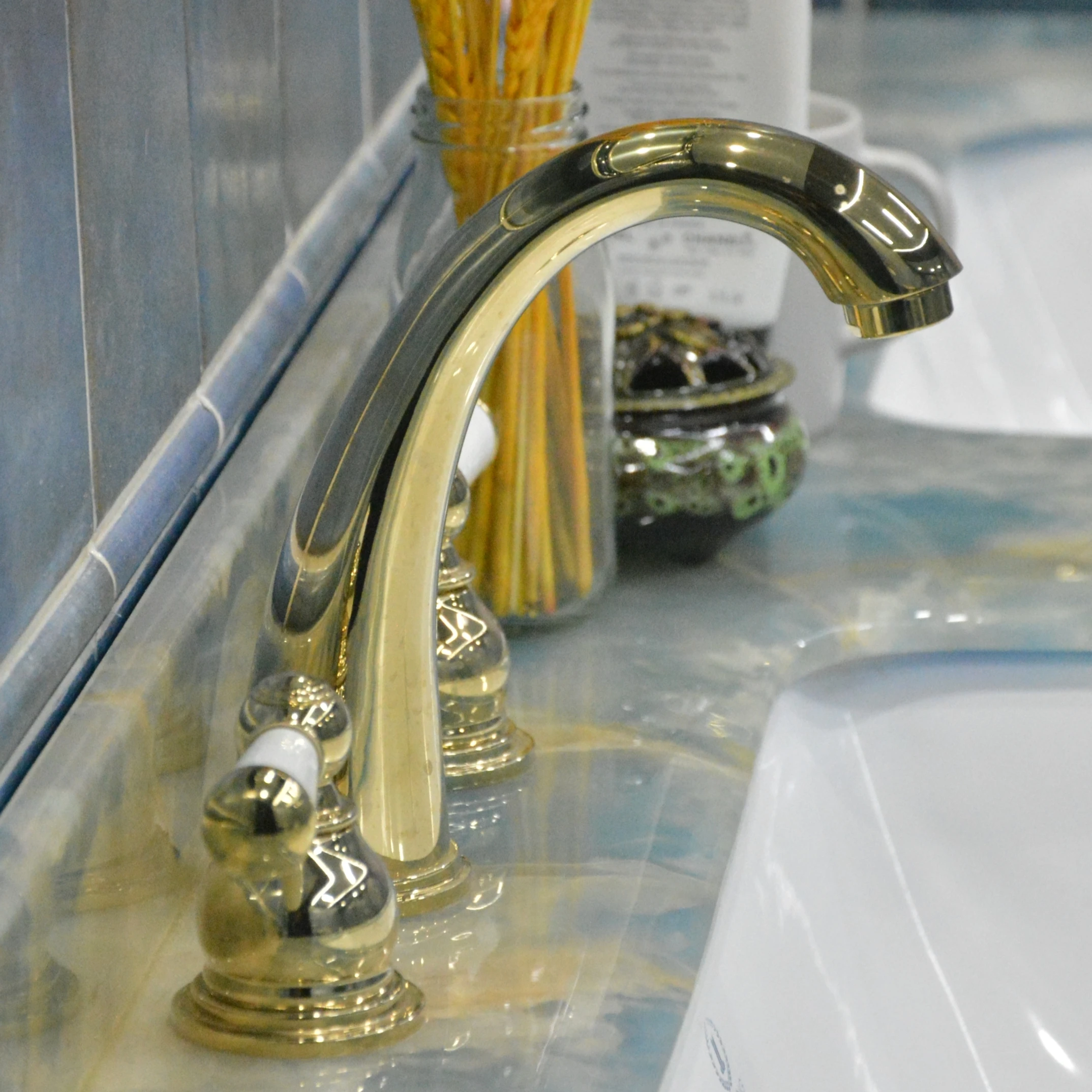 Luxury Ceramic Lever Handles Brass Basin Tap - Chrome  supplier