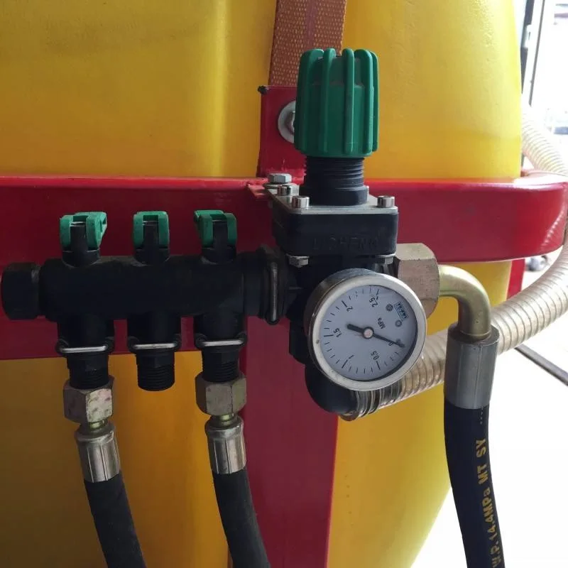 O pulverizador montado trator do crescimento pode a grande área que pulverização com componentes da engrenagem do motor do núcleo