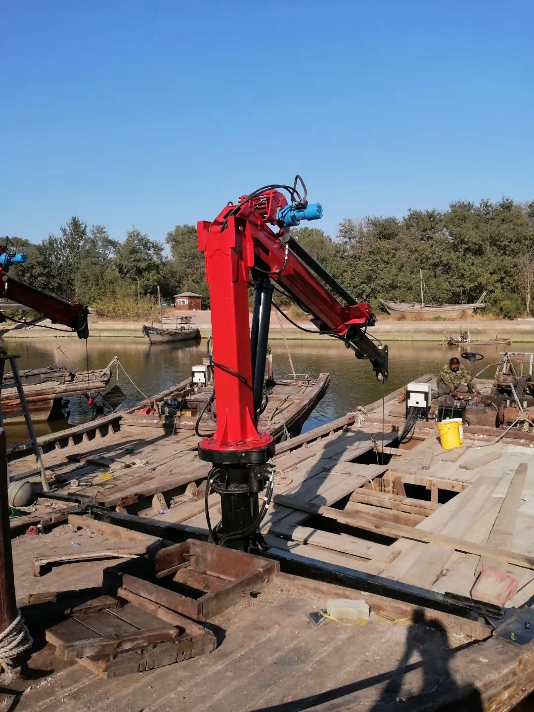 Best Price Factory Boom Mini Pickup Hydraulic Truck Cranes Lifting With Basket Mini Truck Mounted Crane