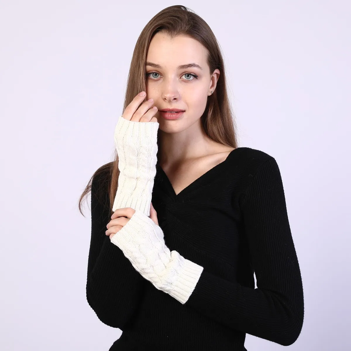 Зимние трикотажные перчатки без пальцев