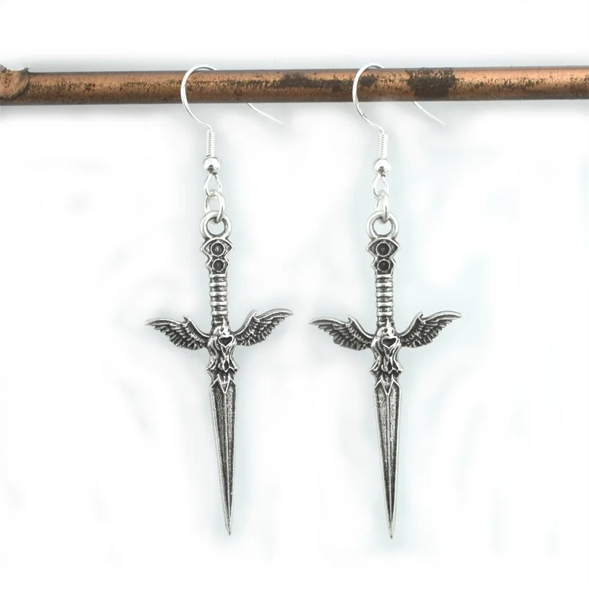 Orecchini a cerchio con croce gotica in argento: gioielli unisex in acciaio inossidabile - Italia