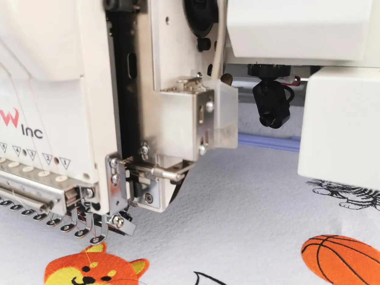 Professional 4 Heads 15 Needle Custom Logo Embroidery Machine for Baseball Cap