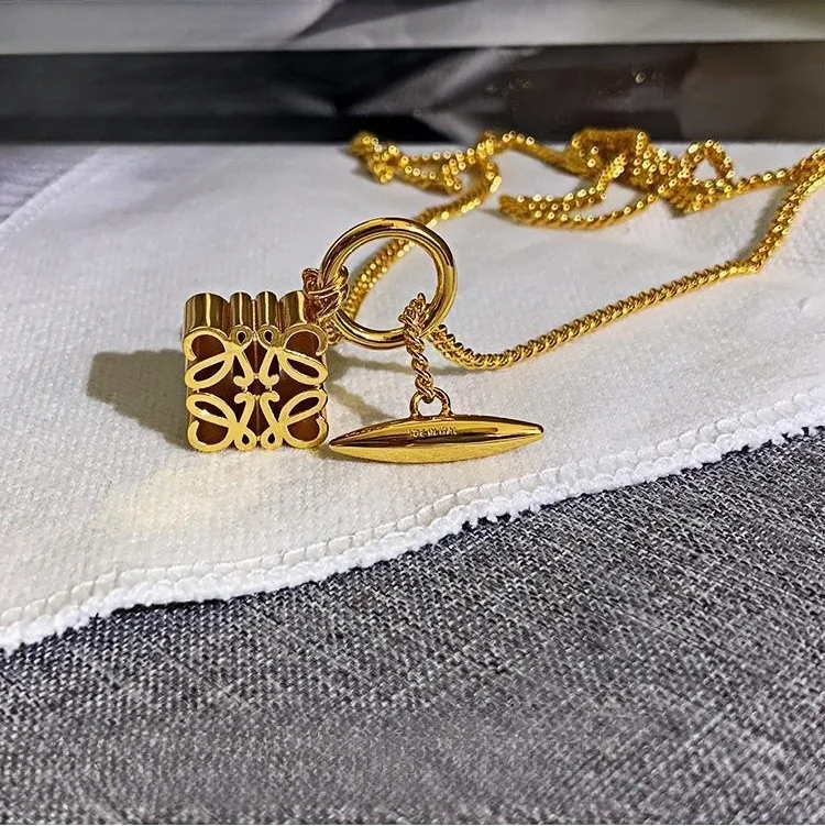 High-End Luxury Gold Necklace Jewelry Accessories for Teenage Christmas Gift Personalized Jewelry Designs Long Chain Necklaces