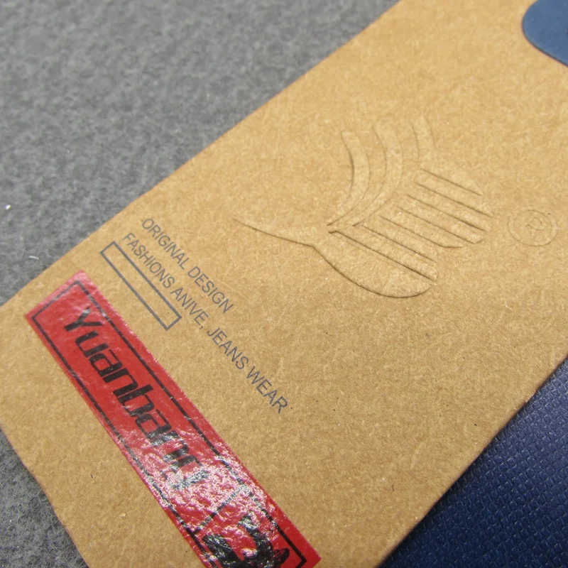 China Custom Printing Fancy Kraft Paper Clothing Hang Tag