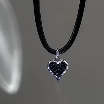 Hip Hop Jewelry Sexy Wide Leather PU Choker Necklace Bling Iced Out Cubic Zirconia Black Stone Heart Pendant Necklace