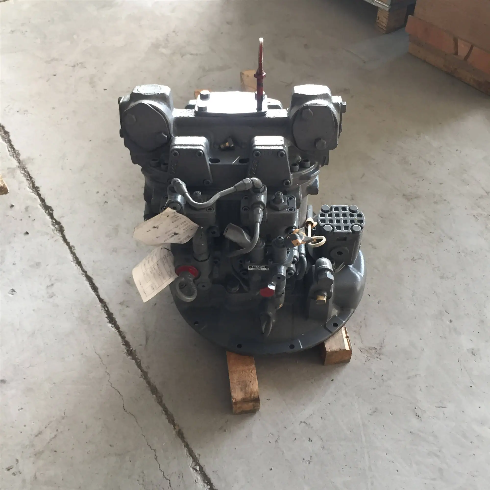 ZX200-3 Hydraulic Pump - Reliable Performance for Hitachi