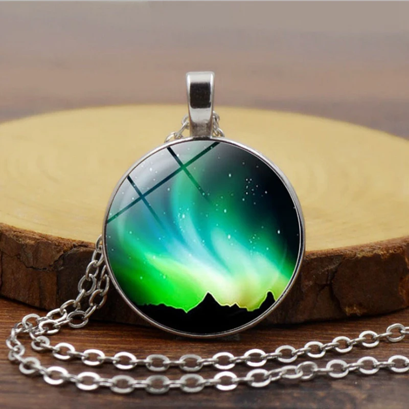 Collier Avec Cabochon En Verre Vert - Marque Le Serpent Rouge, Neuf Avec étiquettes, Bijou Coloré