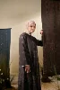 Gris oscuro