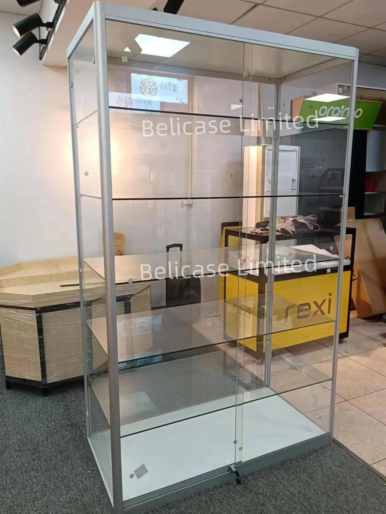 Standard And Customized Full Vision Display Cases For Collectibles