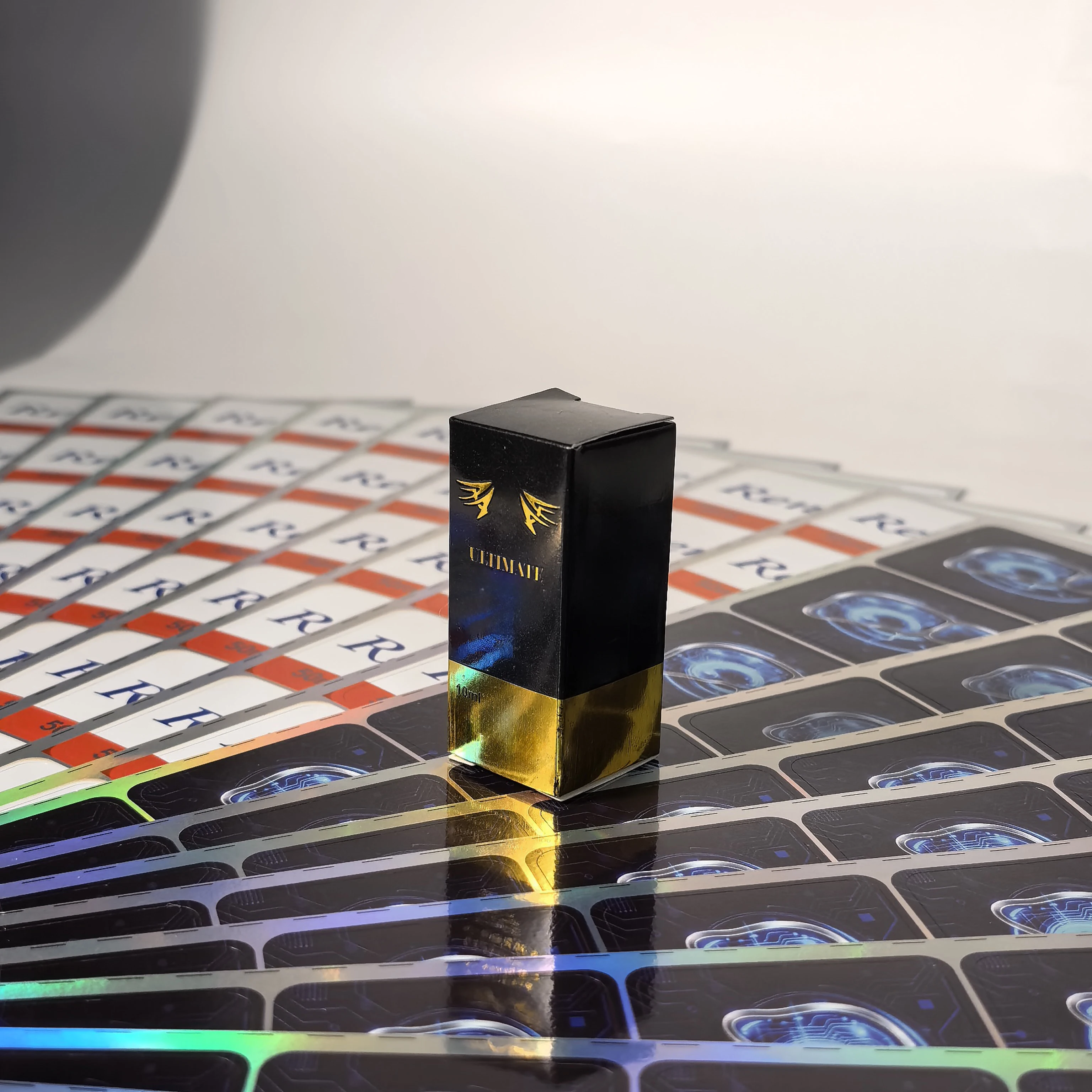 High-Quality Custom Printed Holographic Foil Tuck Box for 3ml, 5ml, and 10ml Pharmaceutical Bottles - Personalized Cosmetic Packaging with Your Brand Logo