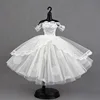Ropa blanca con puntos de ondas grandes x79-solo