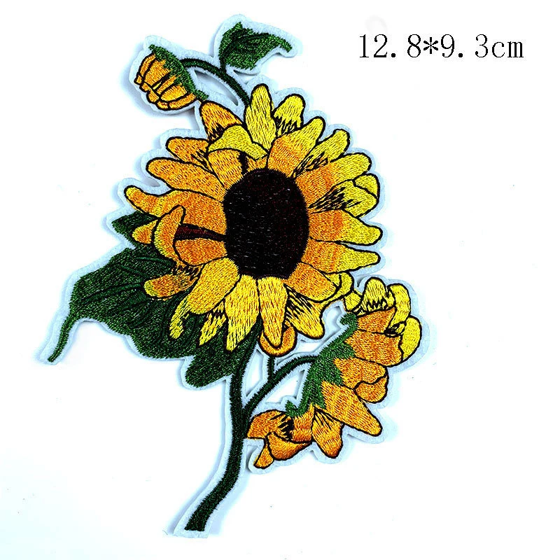 Garment Accessories Patches in Stock Embroidered Iron on Weed Hemp Plant Maple Leaf Patches for Clothing