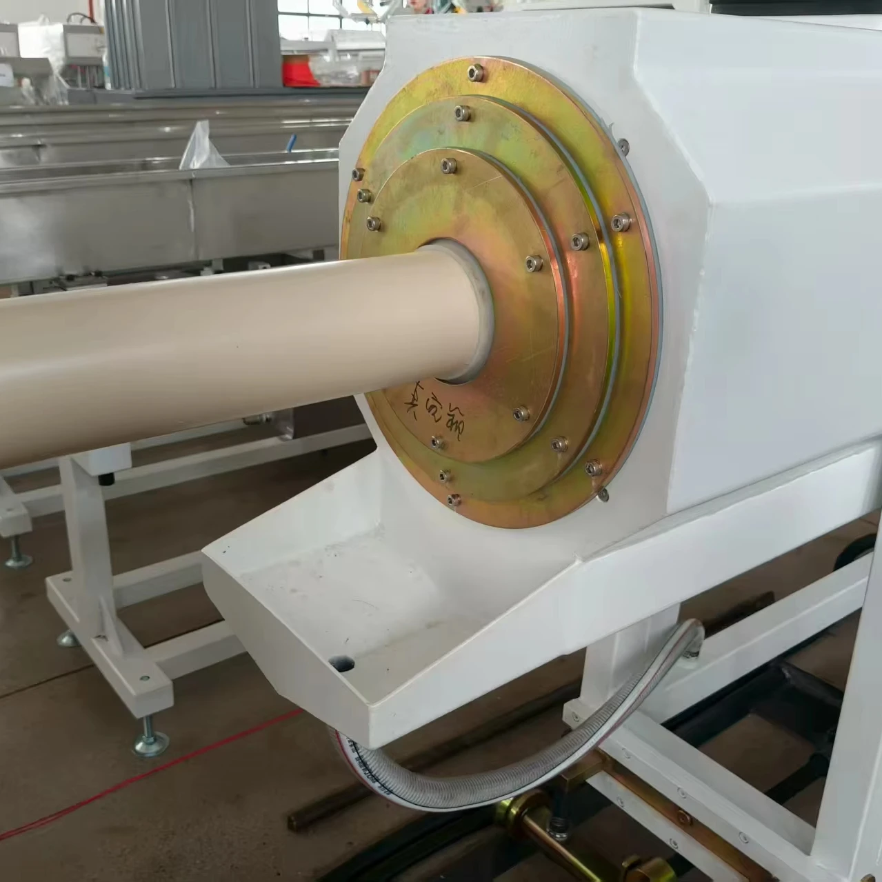 PLASTIC EXTRUSION MACHINERY