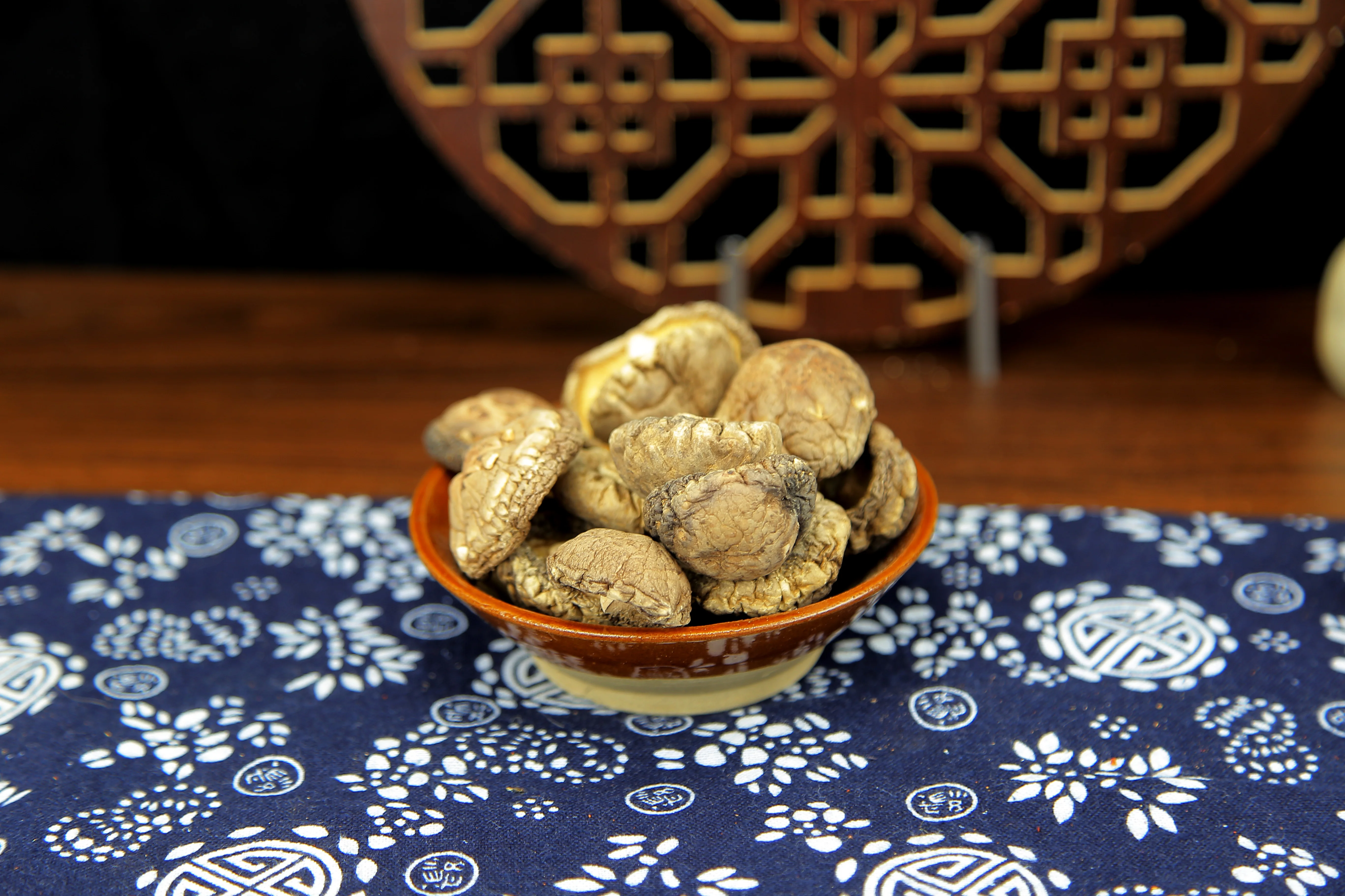 Оптовые поставщики специй, купить грибы Shiitake, органические сушеные грибы Shiitake для продажи, вьетнамские экспортеры